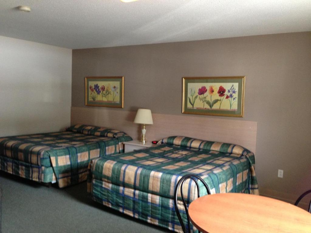 Settler'S Inn & Motel Plaster Rock Exterior photo